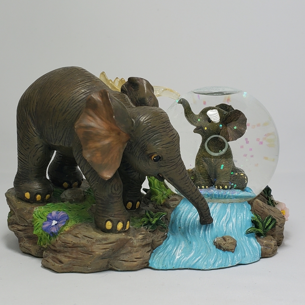 The Hamilton Collection - Showered with Joy From the Wonders In Water